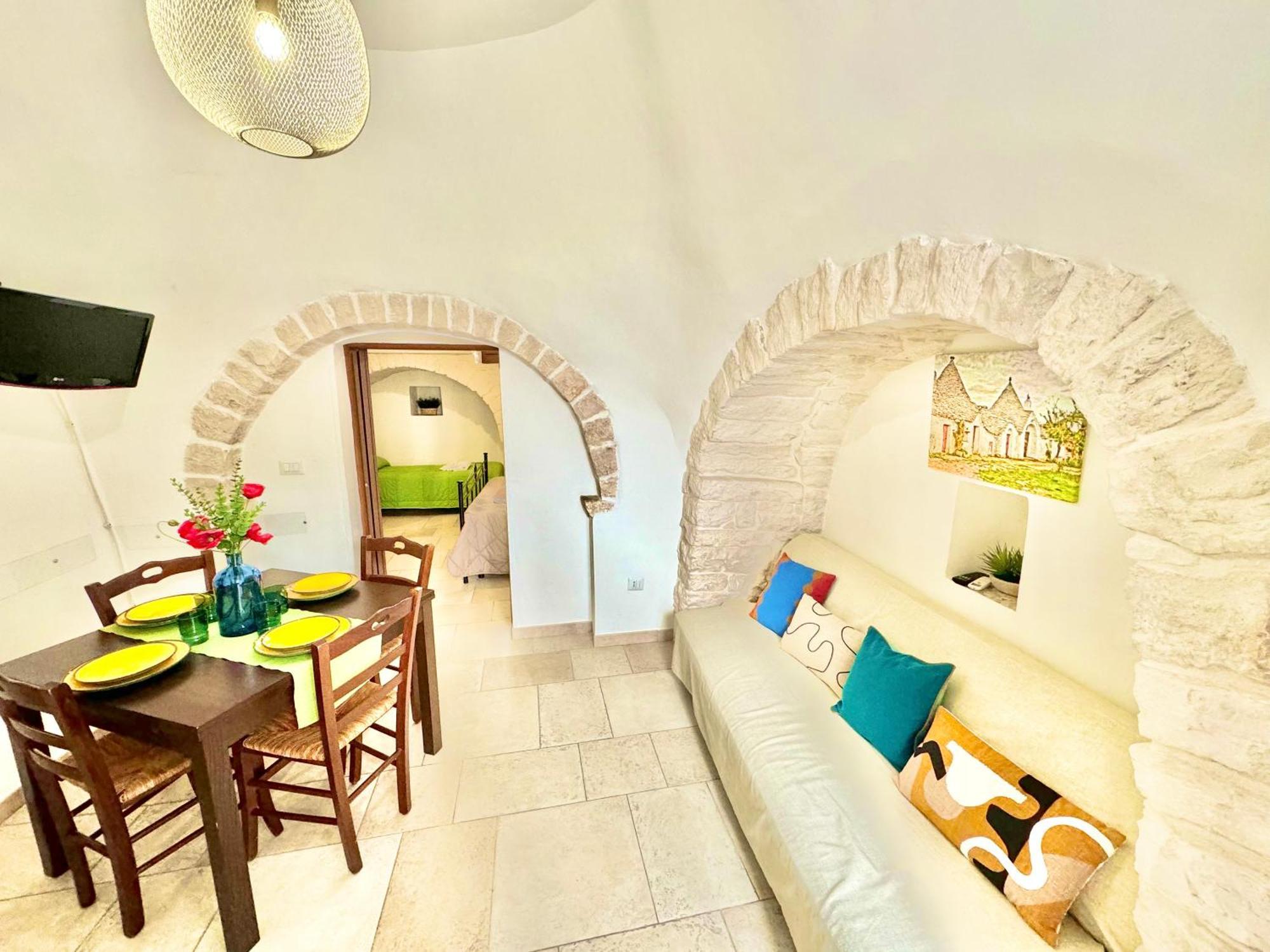 Вілла Trulli Moon Альберобелло Номер фото